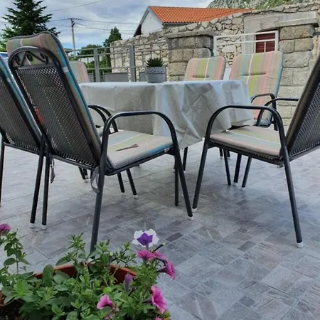 Rose * Bribir (Primorje-Gorski Kotar)